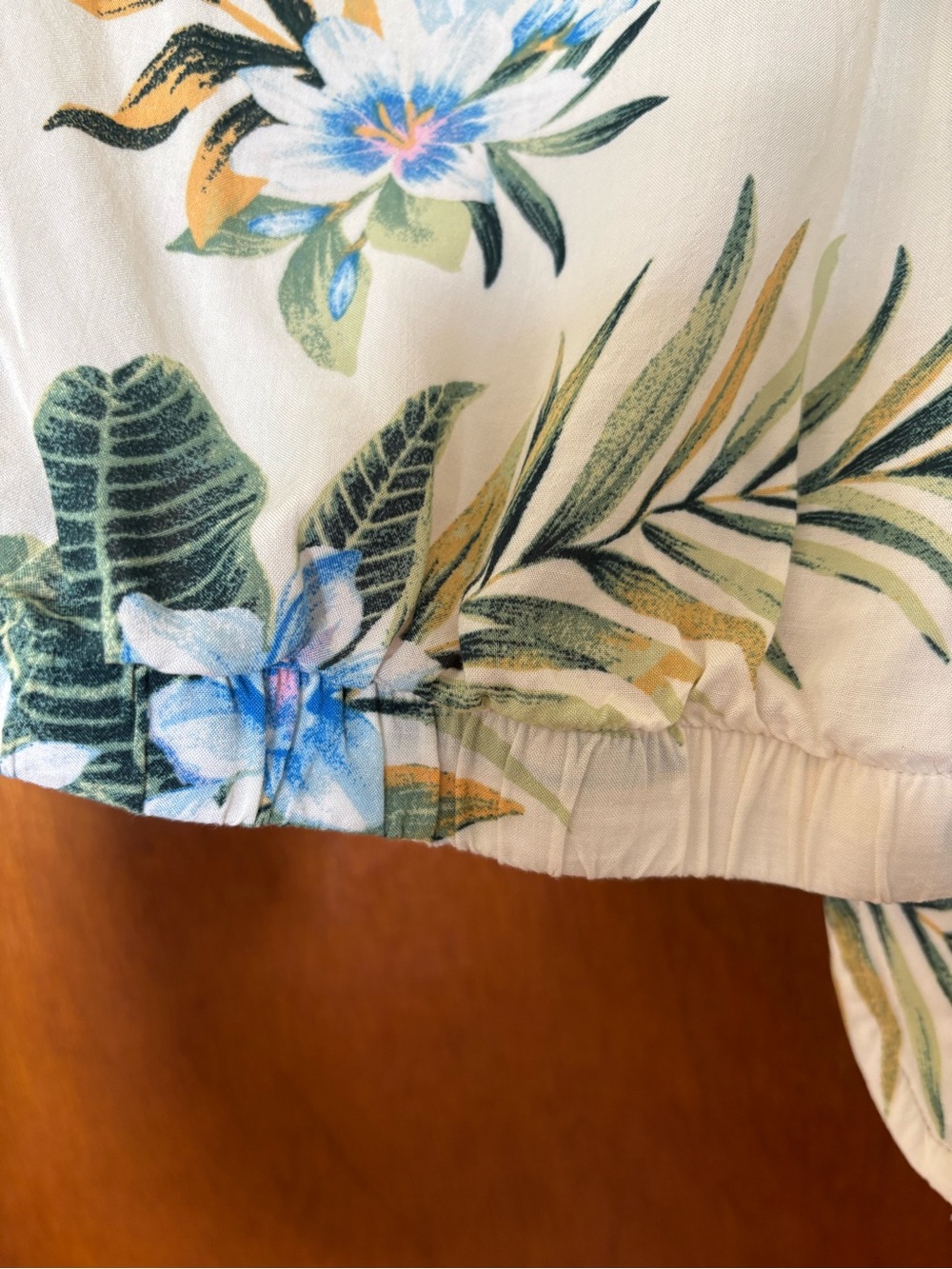 Medium American Eagle Cream Cropped Tropical Tie Front Button Up Top - Picture 8 of 16